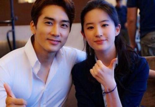 小贾娱乐圈里吃瓜是什么