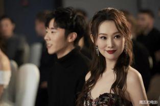 姨太扒娱乐吃瓜吃到自己,从吃瓜到自扒，一场娱乐圈的狂欢盛宴